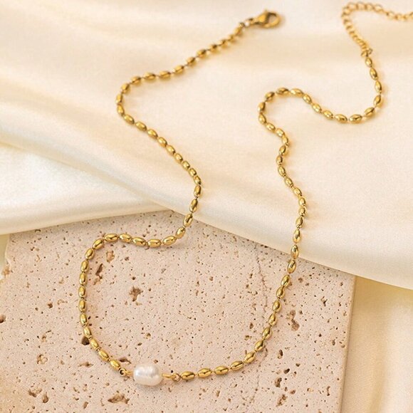 Yellow Gold Women's Luxury Vintage Style Gold Plated Stainless Steel Necklace - Picture 3 of 7